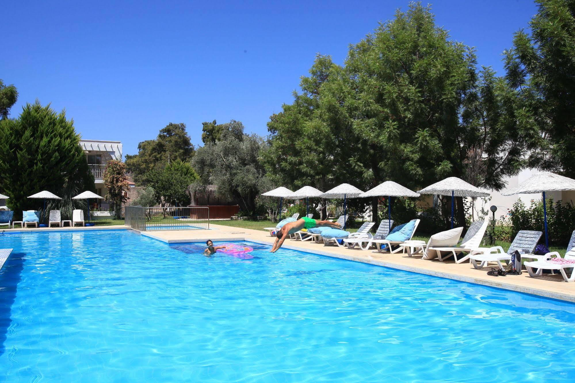 Muskebi Apart Otel Ortakent Exterior foto